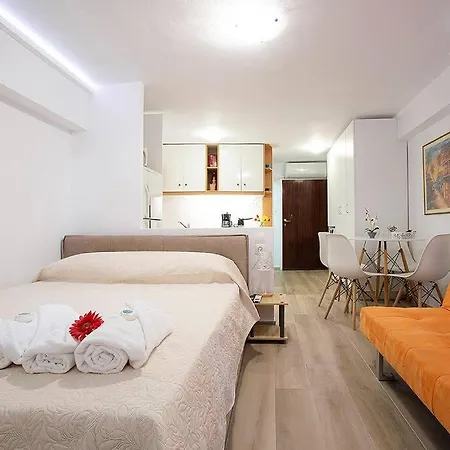 Downtown Oasis Apartment Kamena Vourla